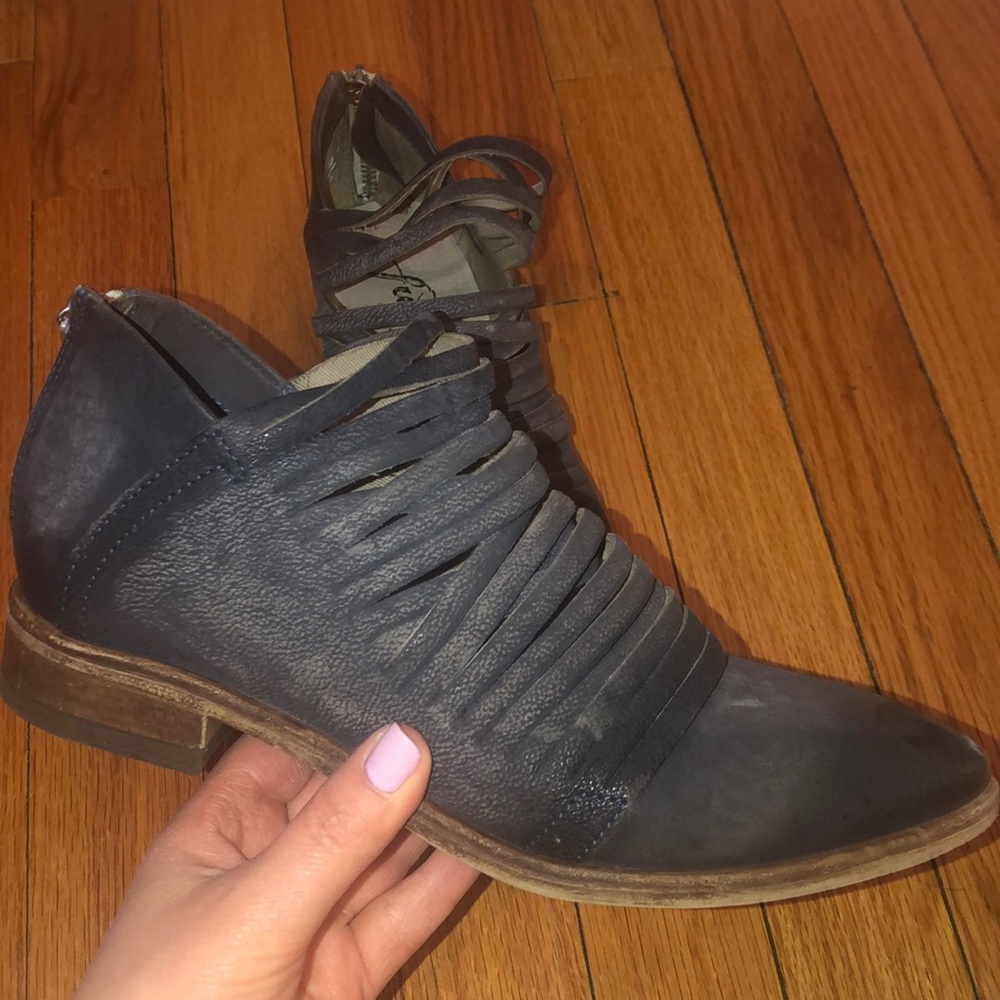 Free People Lost Valley Ankle Boot (navy blue)
